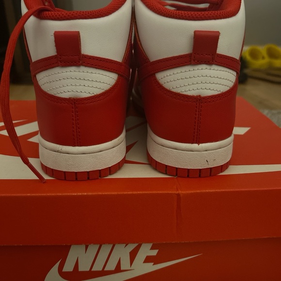 Champion red dunk highs men’s (6.5) women(8) From Goat !!!GREAT CONDITION!! - Picture 4 of 5